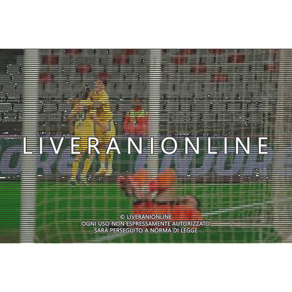 TVEM November 22, 2025 Bari, Italy - SSC Bari vs Frosinone Calcio - Italian Soccer Serie B 2025/2026 - San Nicola Stadium. In the pic: Antonio Raimondo of Frosinone Calcio celebrates after scoring a goal with Ilario Monterisi of Frosinone Calcio ©TVEM Emmanuele Mastrodonato - AGENZIA ALDO LIVERANI SAS