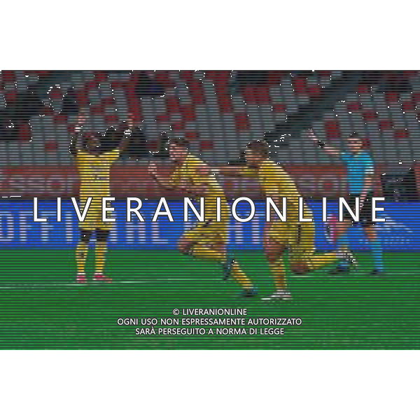 TVEM November 22, 2025 Bari, Italy - SSC Bari vs Frosinone Calcio - Italian Soccer Serie B 2025/2026 - San Nicola Stadium. In the pic: Gabriele Bracaglia of Frosinone Calcio celebrates after scoring a goal ©TVEM Emmanuele Mastrodonato - AGENZIA ALDO LIVERANI SAS