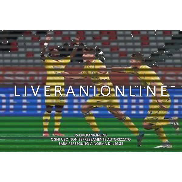 TVEM November 22, 2025 Bari, Italy - SSC Bari vs Frosinone Calcio - Italian Soccer Serie B 2025/2026 - San Nicola Stadium. In the pic: Gabriele Bracaglia of Frosinone Calcio celebrates after scoring a goal ©TVEM Emmanuele Mastrodonato - AGENZIA ALDO LIVERANI SAS