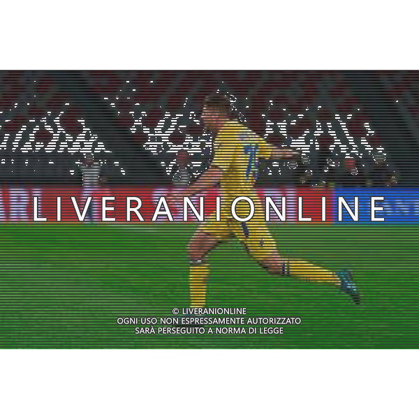 TVEM November 22, 2025 Bari, Italy - SSC Bari vs Frosinone Calcio - Italian Soccer Serie B 2025/2026 - San Nicola Stadium. In the pic: Gabriele Bracaglia of Frosinone Calcio celebrates after scoring a goal ©TVEM Emmanuele Mastrodonato - AGENZIA ALDO LIVERANI SAS