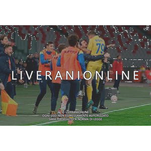 TVEM November 22, 2025 Bari, Italy - SSC Bari vs Frosinone Calcio - Italian Soccer Serie B 2025/2026 - San Nicola Stadium. In the pic: Gabriele Bracaglia of Frosinone Calcio celebrates after scoring a goal with teammates ©TVEM Emmanuele Mastrodonato - AGENZIA ALDO LIVERANI SAS