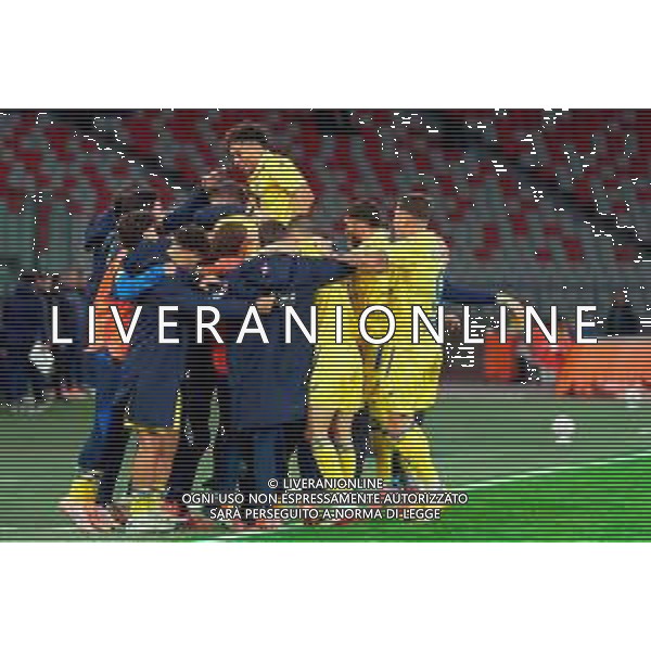 TVEM November 22, 2025 Bari, Italy - SSC Bari vs Frosinone Calcio - Italian Soccer Serie B 2025/2026 - San Nicola Stadium. In the pic: Gabriele Bracaglia of Frosinone Calcio celebrates after scoring a goal with teammates ©TVEM Emmanuele Mastrodonato - AGENZIA ALDO LIVERANI SAS