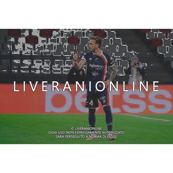 TVEM November 22, 2025 Bari, Italy - SSC Bari vs Frosinone Calcio - Italian Soccer Serie B 2025/2026 - San Nicola Stadium. In the pic: Gaetano Castrovilli of SSC Bari celebrates after scoring a goal ©TVEM Emmanuele Mastrodonato - AGENZIA ALDO LIVERANI SAS