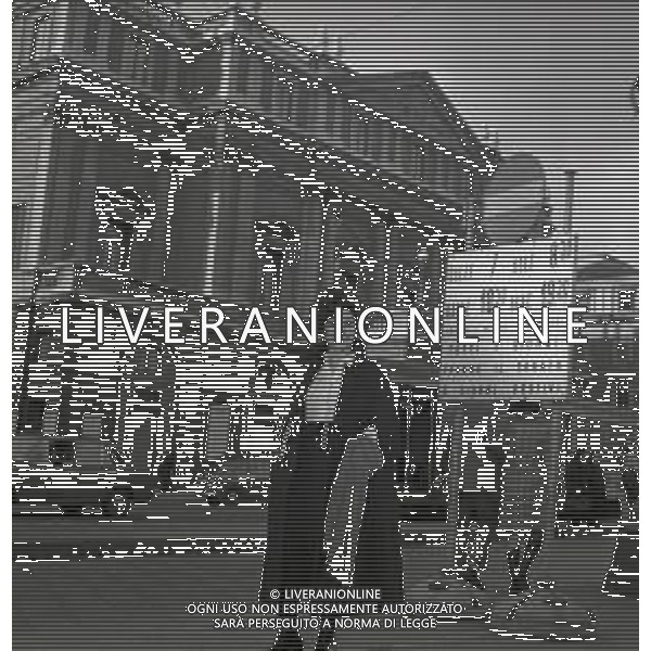 NEG-RTROSPETTIVA LEAR EVELYN SOPRANO NELLA FOTO LEAR EVELYN A MILANO NELL\'ANNO 1971 AG ALDO LIVERANI SAS