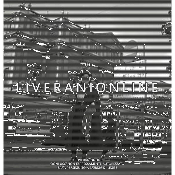 NEG-RTROSPETTIVA LEAR EVELYN SOPRANO NELLA FOTO LEAR EVELYN A MILANO NELL\'ANNO 1971 AG ALDO LIVERANI SAS