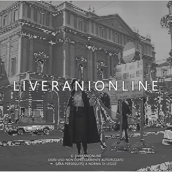 NEG-RTROSPETTIVA LEAR EVELYN SOPRANO NELLA FOTO LEAR EVELYN A MILANO NELL\'ANNO 1971 AG ALDO LIVERANI SAS