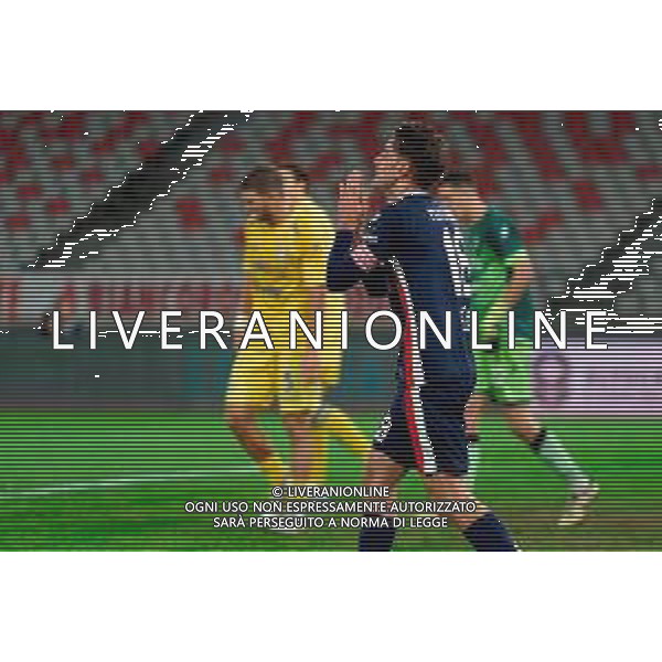 TVEM November 22, 2025 Bari, Italy - SSC Bari vs Frosinone Calcio - Italian Soccer Serie B 2025/2026 - San Nicola Stadium. In the pic: Giulio Maggiore of SSC Bari disappointment -TVEM Emmanuele Mastrodonato - AGENZIA ALDO LIVERANI SAS