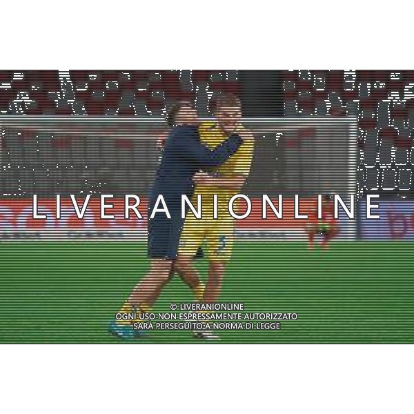 TVEM November 22, 2025 Bari, Italy - SSC Bari vs Frosinone Calcio - Italian Soccer Serie B 2025/2026 - San Nicola Stadium. In the pic: Gabriele Calvani of Frosinone Calcio celebrates the victory -TVEM Emmanuele Mastrodonato - AGENZIA ALDO LIVERANI SAS