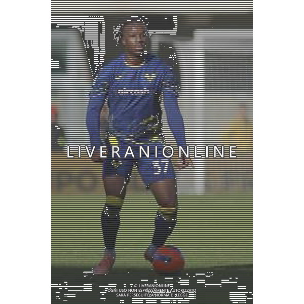 Armel Bella-Kotchap of Hellas Verona FC play the ball during Hellas Verona FC vs Parma Calcio FC, 12° Serie A Enilive 2025-26 game at Marcantonio Bentegodi stadium in Verona (VR), Italy, on November 23, 2025. (Photo by Davide Casentini) AG ALDO LIVERANI SAS