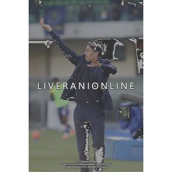 Carlos Cuesta Head Coach of Parma AC gestures during Hellas Verona FC vs Parma Calcio FC, 12° Serie A Enilive 2025-26 game at Marcantonio Bentegodi stadium in Verona (VR), Italy, on November 23, 2025. (Photo by Davide Casentini) AG ALDO LIVERANI SAS