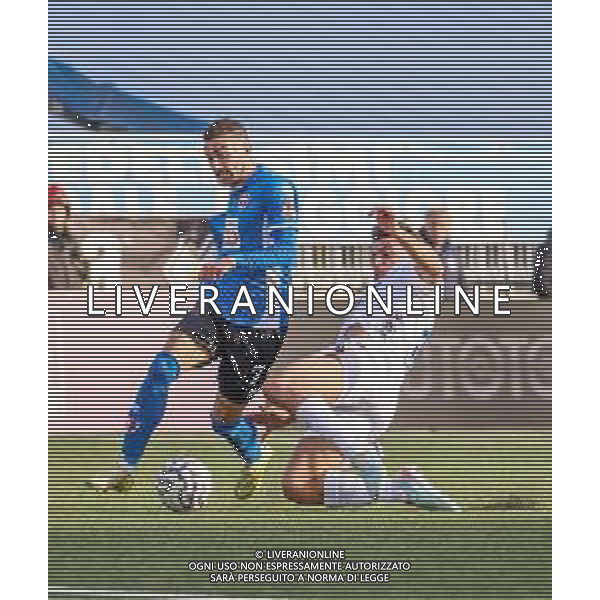 Lega Pro Girone A Novara e Renate allo Silvio Piola di Novara. Novara - 23 Novembre 2025 Nella foto Erik Lanini tenta e Corrado Riviera in scivolata ---- FOTO ANDREA MARANGON - AG ALDO LIVERANI SAS----