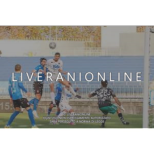 Lega Pro Girone A Novara e Renate allo Silvio Piola di Novara. Novara - 23 Novembre 2025 Nella foto Jonathan Spedalieri spazza di testa--- FOTO ANDREA MARANGON - AG ALDO LIVERANI SAS