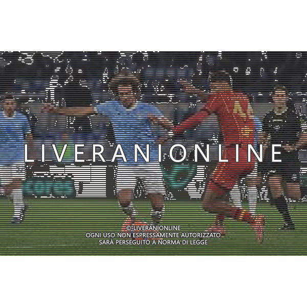 Lazio vs Lecce Campionato Serie A Enilive - 12 Giornata Stadio Olimpico - Roma 23-11-2025 nella foto Guendouzi e Tiago Gabriel Foto Federico Gaetano - ag Aldo liverani- AGENZIA ALDO LIVERANI SAS