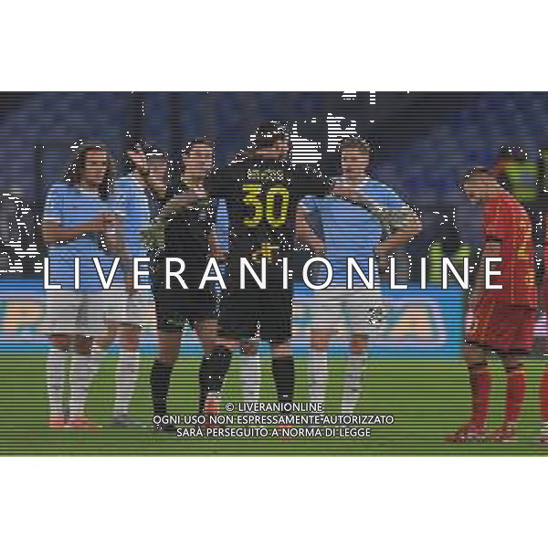 Lazio vs Lecce Campionato Serie A Enilive - 12 Giornata Stadio Olimpico - Roma 23-11-2025 nella foto Il Lecce protesta con Arena Foto Federico Gaetano - ag Aldo liverani- AGENZIA ALDO LIVERANI SAS