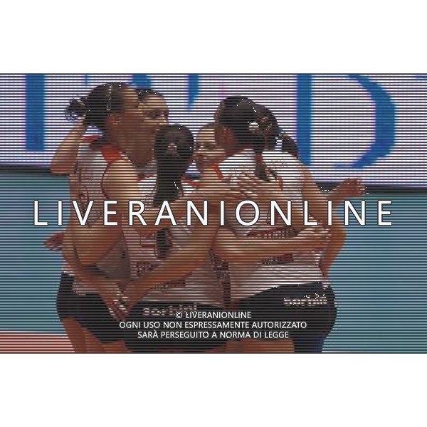 TORINO 03/03/2006 FINALI DI COPPA CEV FEMMINILE SCAVOLINI PESARO-BALAKOVSKAIA BALAKOVO NELLA FOTO ESULTANZA PESARO PH GIGI ARCAINI/AG.ALDO LIVERANI