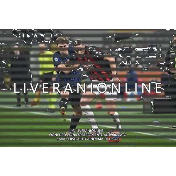 Inter vs Milan nella foto Nicolò Barella (Inter) e Adrien Rabiot (Milan) Milano 23-11-2025 Stadio Giuseppe Meazza - San Siro Inter vs Milan Campionato Serie A Enilive - 12a giornata foto Roberto Garavaglia/Agenzia Aldo Liverani sas