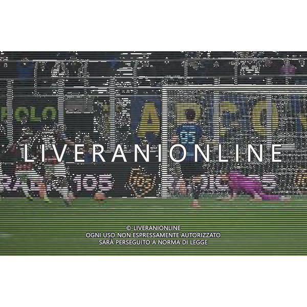Inter vs Milan nella foto Christian Mate Pulisic (Milan) segna il gol dell\'1 a 0 Milano 23-11-2025 Stadio Giuseppe Meazza - San Siro Inter vs Milan Campionato Serie A Enilive - 12a giornata foto Roberto Garavaglia/Agenzia Aldo Liverani sas