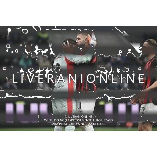 Inter vs Milan nella foto Strahinja Pavlovic (Milan) bacia Mike Maignan (Milan) dopo il rigore parato Milano 23-11-2025 Stadio Giuseppe Meazza - San Siro Inter vs Milan Campionato Serie A Enilive - 12a giornata foto Roberto Garavaglia/Agenzia Aldo Liverani sas