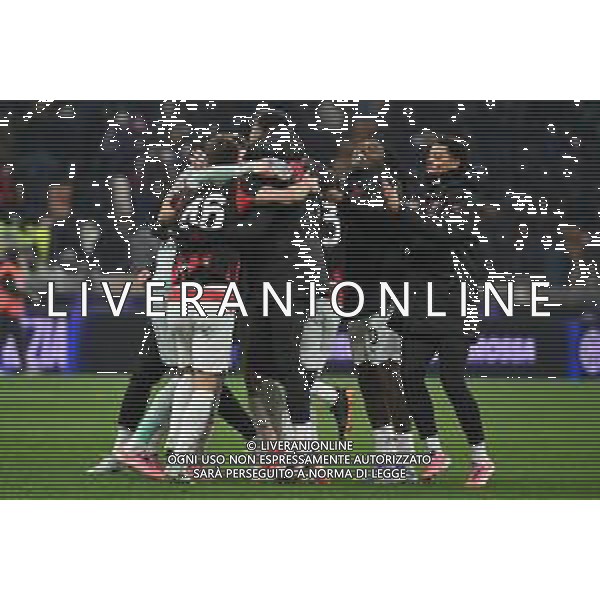 Inter vs Milan nella foto esultanza finale Milan intorno a Mike Maignan (Milan) Milano 23-11-2025 Stadio Giuseppe Meazza - San Siro Inter vs Milan Campionato Serie A Enilive - 12a giornata foto Roberto Garavaglia/Agenzia Aldo Liverani sas