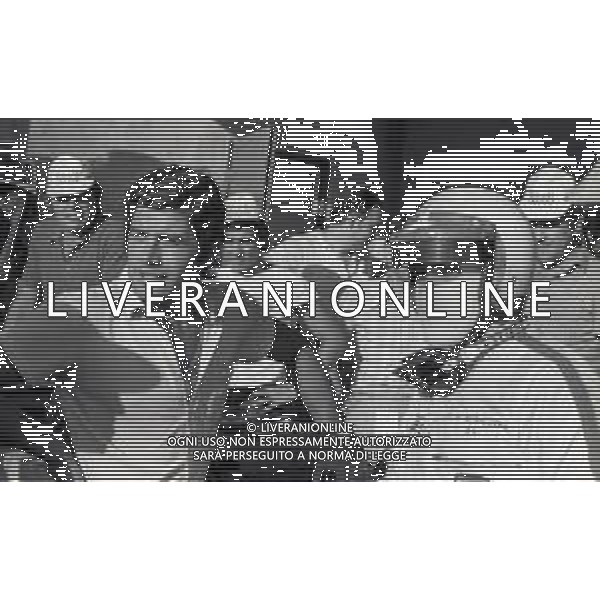 NEG-MONZA 06-09-1970 GRAN PREMIO D\'ITALIA F1 NELLA FOTO GIACOMO AGOSTINI CON CLAY REGAZZONI AG ALDO LIVERANI SAS