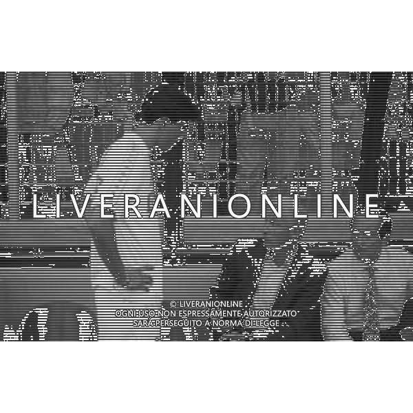 NEG- RETROSPETTIVA GIOVANNI TRAPATTONI ALLENATORE NELLA FOTO GIOVANNI TRAPATTONI JUVENTUS CALCIO NELL’ANNO 1992-1993 IN PANCHINA CON NELLO GOVERNATO E IL CALCIATORE DINO BAGGIO AG ALDO LIVERANI SAS