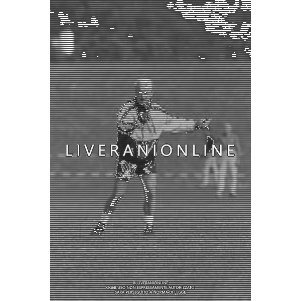 NEG- RETROSPETTIVA GIOVANNI TRAPATTONI ALLENATORE NELLA FOTO GIOVANNI TRAPATTONI JUVENTUS CALCIO NELL’ANNO 1992-1993 DURANTE L’ALLENAMENTO AG ALDO LIVERANI SAS