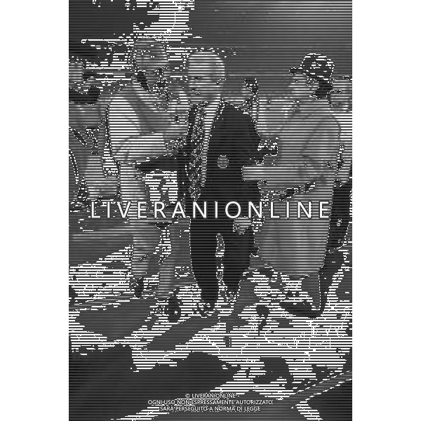 NEG- RETROSPETTIVA GIOVANNI TRAPATTONI ALLENATORE NELLA FOTO GIOVANNI TRAPATTONI JUVENTUS CALCIO NELL’ANNO 1992-1993 INTERVISTATO A FINE GARA DAL FRANCO COSTA TELECRONISTA SPORTIVO AG ALDO LIVERANI SAS