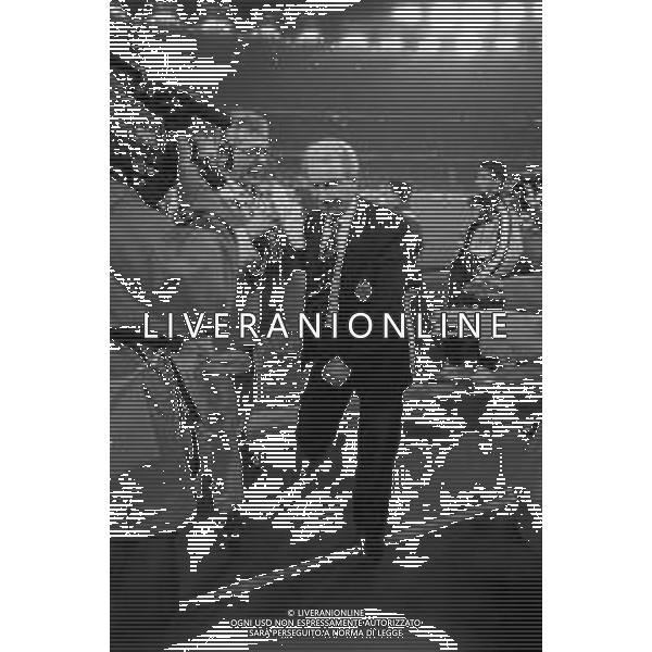 NEG- RETROSPETTIVA GIOVANNI TRAPATTONI ALLENATORE NELLA FOTO GIOVANNI TRAPATTONI JUVENTUS CALCIO NELL’ANNO 1992-1993 INTERVISTATO A FINE GARA DAL FRANCO COSTA TELECRONISTA SPORTIVO AG ALDO LIVERANI SAS