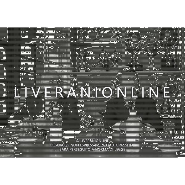 NEG-10-06-1997 COMO-PASSAGGIO DI PROPRIETA\' DEL COMO CALCIO DALLA PRESIDENZA MARIO BERETTA A ENRICO PREZIOSI NELLA FOTO ENRICO PREZIOSI NUOVO PRESIDENTE DEL COMO CALCIO CON IL PRESIDENTE DEL COMO CALCIO MARIO BERETTA AL PASSAGGIO DI PROPRIETA\' AG ALDO LIVERANI SAS