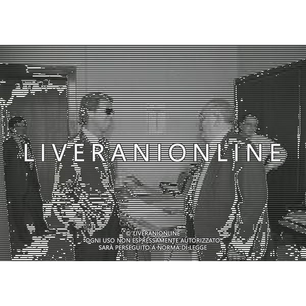 NEG-10-06-1997 COMO-PASSAGGIO DI PROPRIETA\' DEL COMO CALCIO DALLA PRESIDENZA MARIO BERETTA A ENRICO PREZIOSI NELLA FOTO ENRICO PREZIOSI NUOVO PRESIDENTE DEL COMO CALCIO CON IL PRESIDENTE DEL COMO CALCIO MARIO BERETTA AL PASSAGGIO DI PROPRIETA\' AG ALDO LIVERANI SAS