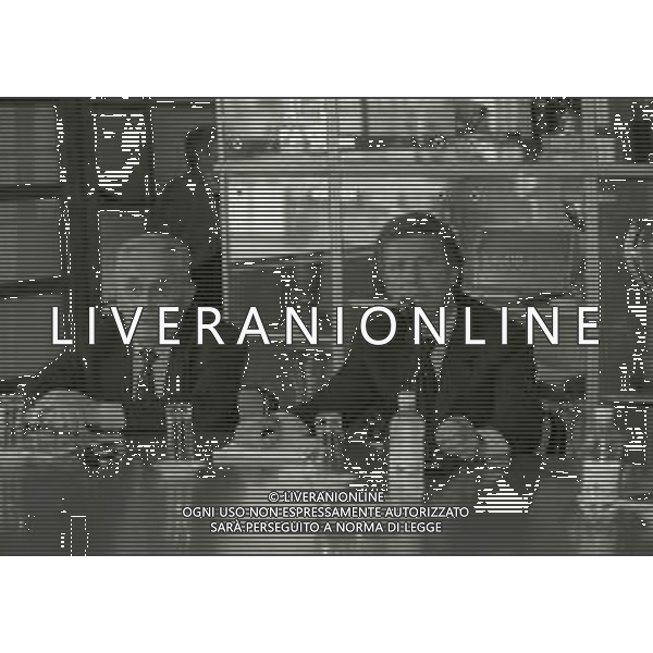 NEG-10-06-1997 COMO-PASSAGGIO DI PROPRIETA\' DEL COMO CALCIO DALLA PRESIDENZA MARIO BERETTA A ENRICO PREZIOSI NELLA FOTO ENRICO PREZIOSI NUOVO PRESIDENTE DEL COMO CALCIO CON IL PRESIDENTE DEL COMO CALCIO MARIO BERETTA AL PASSAGGIO DI PROPRIETA\' AG ALDO LIVERANI SAS
