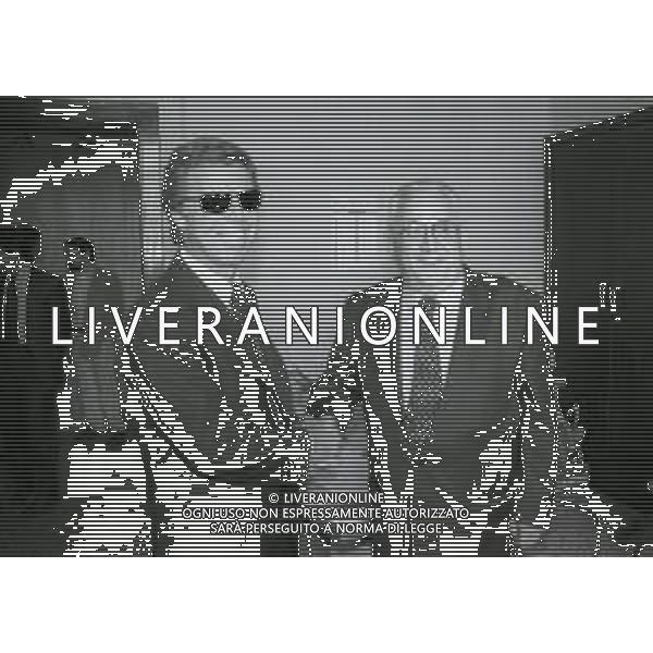 NEG-10-06-1997 COMO-PASSAGGIO DI PROPRIETA\' DEL COMO CALCIO DALLA PRESIDENZA MARIO BERETTA A ENRICO PREZIOSI NELLA FOTO ENRICO PREZIOSI NUOVO PRESIDENTE DEL COMO CALCIO CON IL PRESIDENTE DEL COMO CALCIO MARIO BERETTA AL PASSAGGIO DI PROPRIETA\' AG ALDO LIVERANI SAS