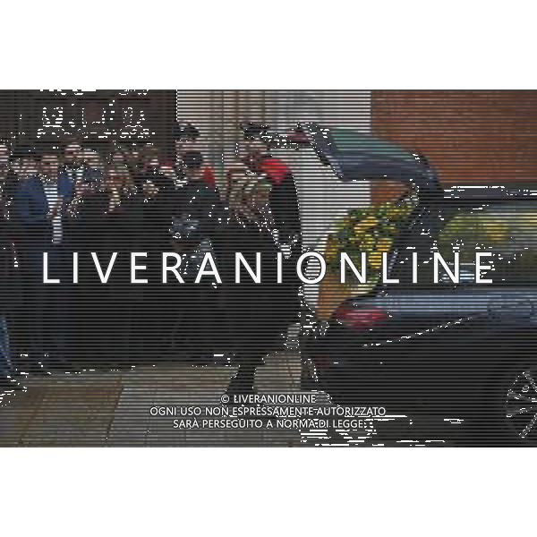 TVRG Funerale Ornella Vanoni nella foto l\'ultimo saluto della nipote Milano 24-11-2025 Funerale di Ornella Vanoni presso la chiesa di San Marco foto Roberto Garavaglia/Agenzia Aldo Liverani sas