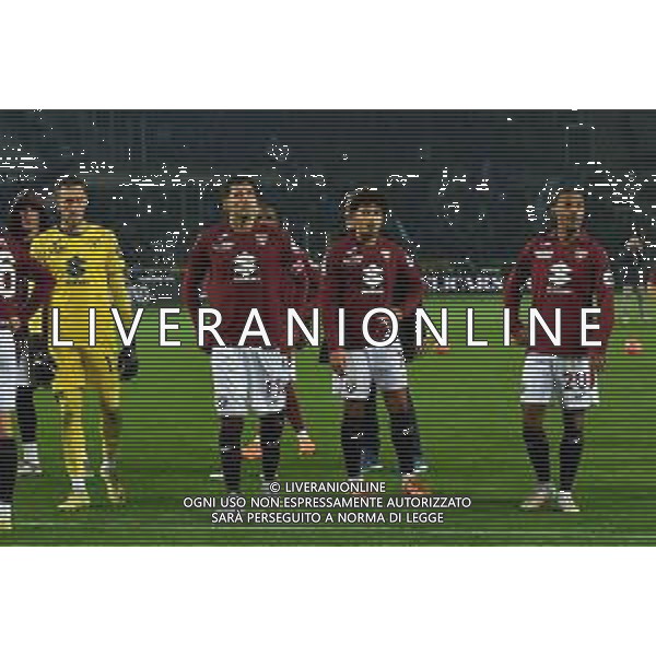 TVMV-Torino 24.11.2025 Stadio Grande Torino @Manuela Viganti/Ag. Aldo Liverani sas Torino vs Como Campionato Calcio Serie A Enilive 2025/2026 12a giornata Nella foto: i giocatori del torino fischiati sotto la curva a fine gara ©TVMV Viganti - AGENZIA ALDO LIVERANI SAS