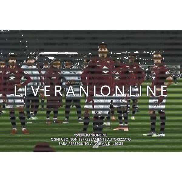 TVMV-Torino 24.11.2025 Stadio Grande Torino @Manuela Viganti/Ag. Aldo Liverani sas Torino vs Como Campionato Calcio Serie A Enilive 2025/2026 12a giornata Nella foto: i giocatori del torino fischiati sotto la curva a fine gara ©TVMV Viganti - AGENZIA ALDO LIVERANI SAS