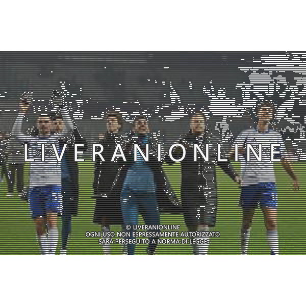 TVMV-Torino 24.11.2025 Stadio Grande Torino @Manuela Viganti/Ag. Aldo Liverani sas Torino vs Como Campionato Calcio Serie A Enilive 2025/2026 12a giornata Nella foto: festa como a fine gara ©TVMV Viganti - AGENZIA ALDO LIVERANI SAS