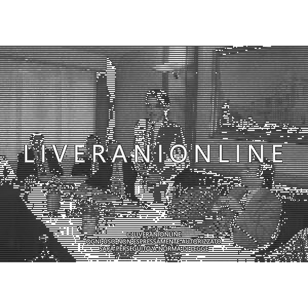 NEG-1995 MILANO IL PRESIDENTE DELL\'INTER MASSIMO MORATTI PRESIEDE UNA RIUNIONE CON GLI INTER CLUB A MILANO NELL\'ANNO 1995 AG ALDO LIVERANI SAS