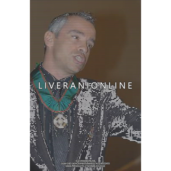 SANREMO 4-3-06 56mo FESTIVAL DELLA CANZONE ITALIANA CONSEGNA DI CONFERIMENTO DELL\'ORDINE AL MERITO DELLA REPUBBLICA ITALIANA NELLA FOTO: EROS RAMAZZOTTI (COMMENDATORE) PH: RECALCATI/AG. LIVERANI