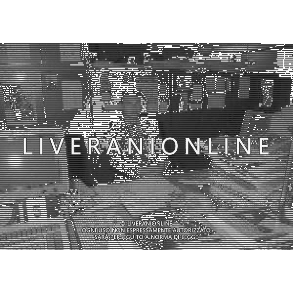 NEG-1995 MILANO- VISITA DEL PILOTA GIOVANNI LAVAGGI IN REDAZIONE ALLA GAZZETTA DELLO SPORT IN VIA SOLFERINO A MILANO NELLA FOTO GIOVANNI LAVAGGI AG ALDO LIVERANI SAS