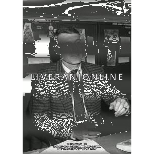 NEG-1995 MILANO- VISITA DEL PILOTA GIOVANNI LAVAGGI IN REDAZIONE ALLA GAZZETTA DELLO SPORT IN VIA SOLFERINO A MILANO NELLA FOTO GIOVANNI LAVAGGI AG ALDO LIVERANI SAS