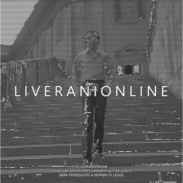 NEG-RETROSPETTIVA UMBERTO BALSAMO CANTANTE NELLA FOTO UMBERTO BALSAMO A MILANO NELL\'ANNO 1970 AG ALDO LIVERANI SAS