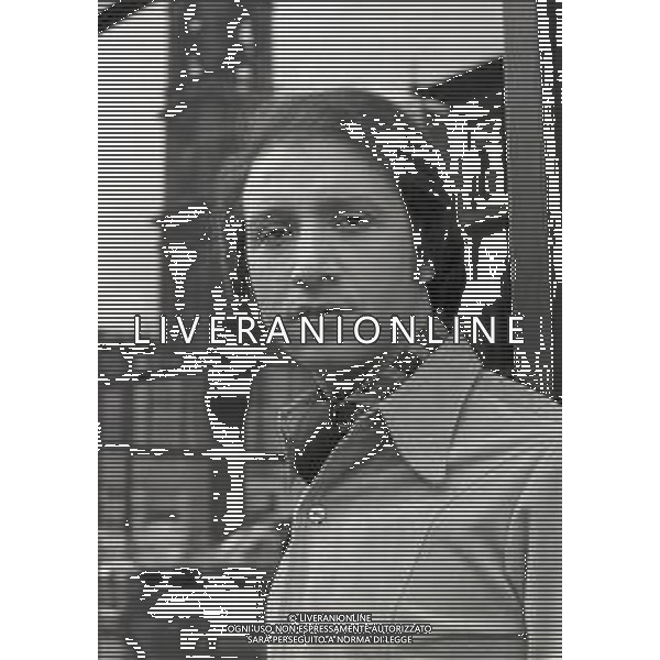 NEG-RETROSPETTIVA UMBERTO BALSAMO CANTANTE NELLA FOTO UMBERTO BALSAMO A MILANO NELL\'ANNO 1970 AG ALDO LIVERANI SAS