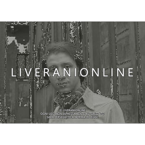 NEG-RETROSPETTIVA UMBERTO BALSAMO CANTANTE NELLA FOTO UMBERTO BALSAMO A MILANO NELL\'ANNO 1970 AG ALDO LIVERANI SAS