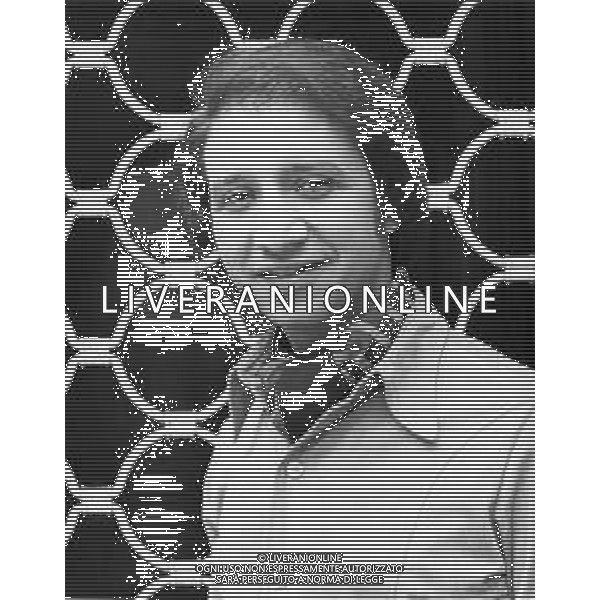 NEG-RETROSPETTIVA UMBERTO BALSAMO CANTANTE NELLA FOTO UMBERTO BALSAMO A MILANO NELL\'ANNO 1970 AG ALDO LIVERANI SAS 