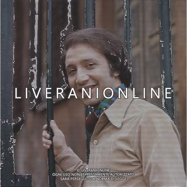 DIAP-RETROSPETTIVA UMBERTO BALSAMO CANTANTE NELLA FOTO UMBERTO BALSAMO A MILANO NELL\'ANNO 1970 AG ALDO LIVERANI SAS 