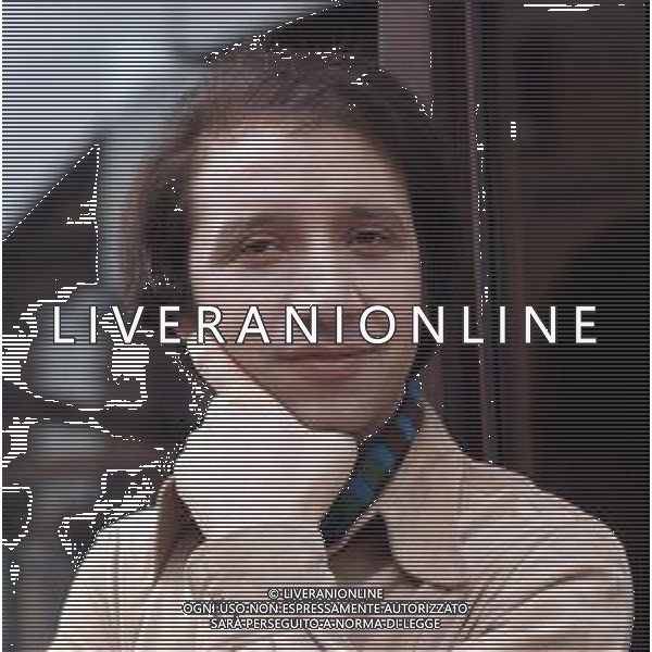 DIAP-RETROSPETTIVA UMBERTO BALSAMO CANTANTE NELLA FOTO UMBERTO BALSAMO A MILANO NELL\'ANNO 1970 AG ALDO LIVERANI SAS