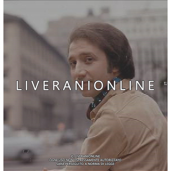 DIAP-RETROSPETTIVA UMBERTO BALSAMO CANTANTE NELLA FOTO UMBERTO BALSAMO A MILANO NELL\'ANNO 1970 AG ALDO LIVERANI SAS