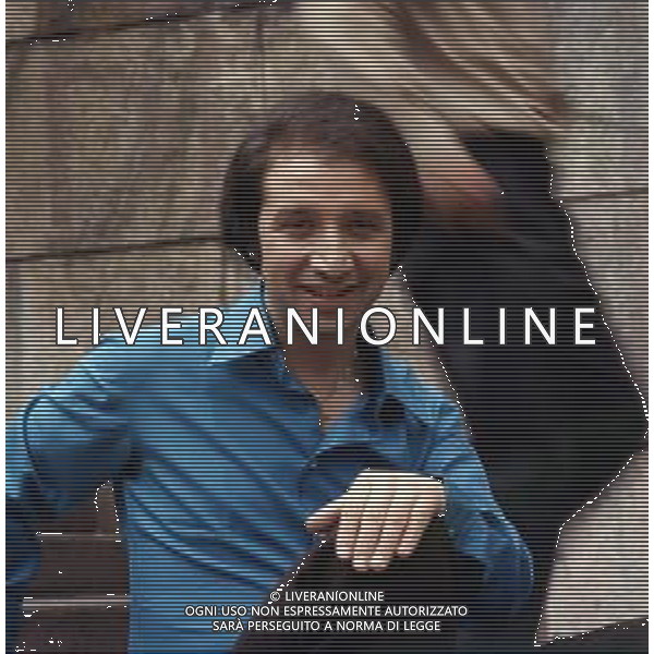 DIAP-RETROSPETTIVA UMBERTO BALSAMO CANTANTE NELLA FOTO UMBERTO BALSAMO A MILANO NELL\'ANNO 1970 AG ALDO LIVERANI SAS