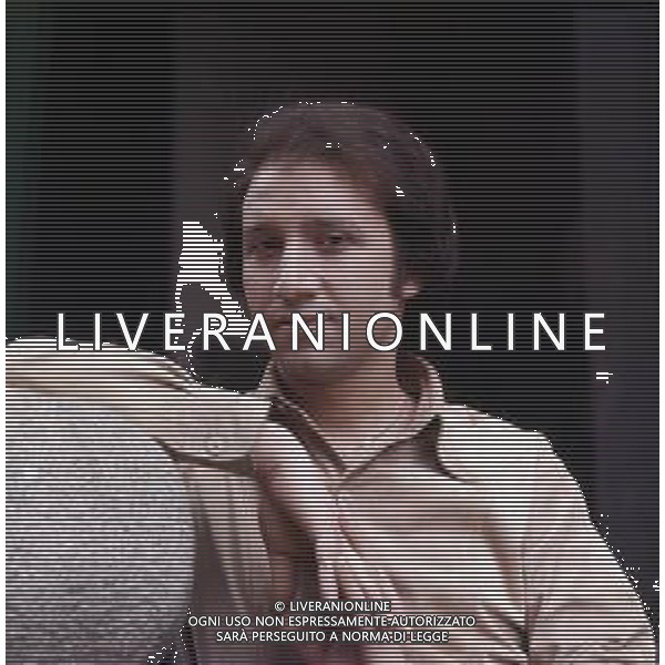 DIAP-RETROSPETTIVA UMBERTO BALSAMO CANTANTE NELLA FOTO UMBERTO BALSAMO A MILANO NELL\'ANNO 1970 AG ALDO LIVERANI SAS