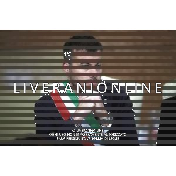 IMOLA 27 11 2025 CONSIGLIO COMUNALE Imola rende omaggio al Maestro Franco Scala. Il Sindaco Panieri consegna un riconoscimento al fondatore dell’Accademia Pianistica NELLA FOTO SINDACO DI IMOLA MARCO PANIERI ©SANNA - AGENZIA ALDO LIVERANI SAS